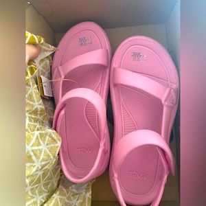 NWT Teva womens Hurricane Drift sandals 7